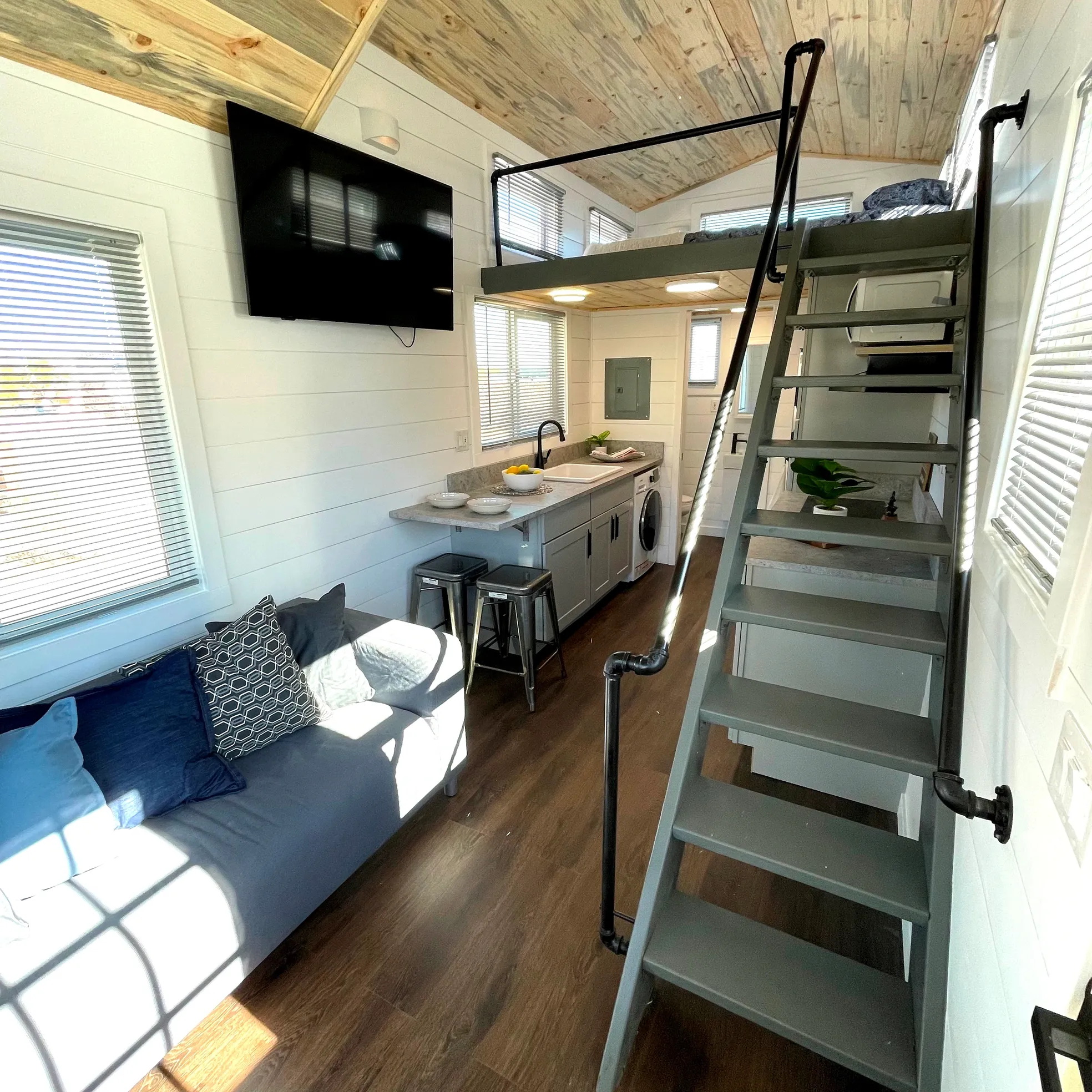 Craftsman Model-Tiny Homes on Wheels